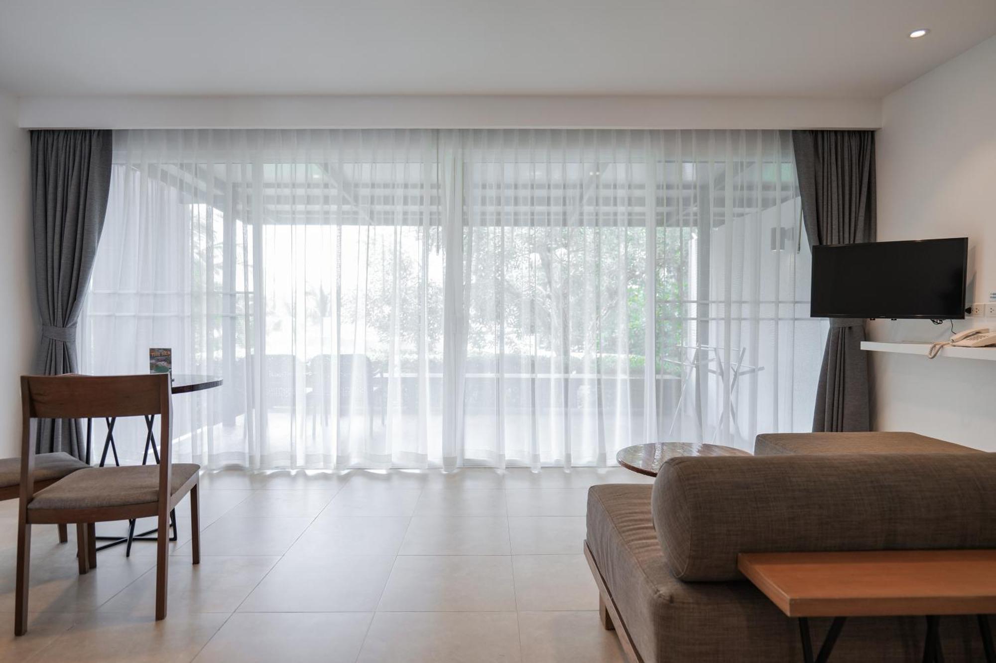 Seanery Beach Resort Bang Saphan Extérieur photo
